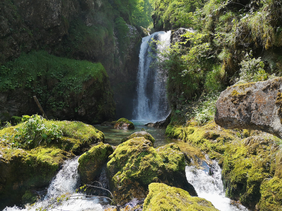 cascata lastebasse